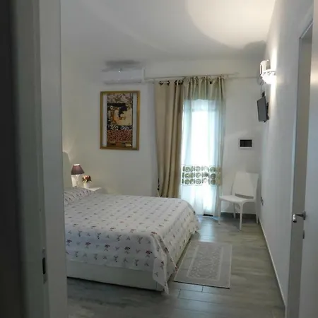 فندق مبيت وإفطار Sos Manneddos بوسادا