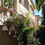 فندق مبيت وإفطار Sos Manneddos