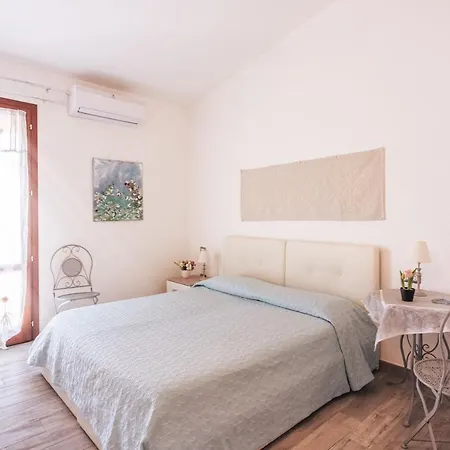 Sos Manneddos Bed & Breakfast Posada (Sardinia)